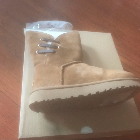 NIB UGG AUSTRALIA CONSTATINE CHESTNUT COLOR - Picture 5 of 5
